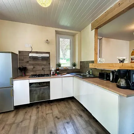 La Maison D'orle بيت للعطل *